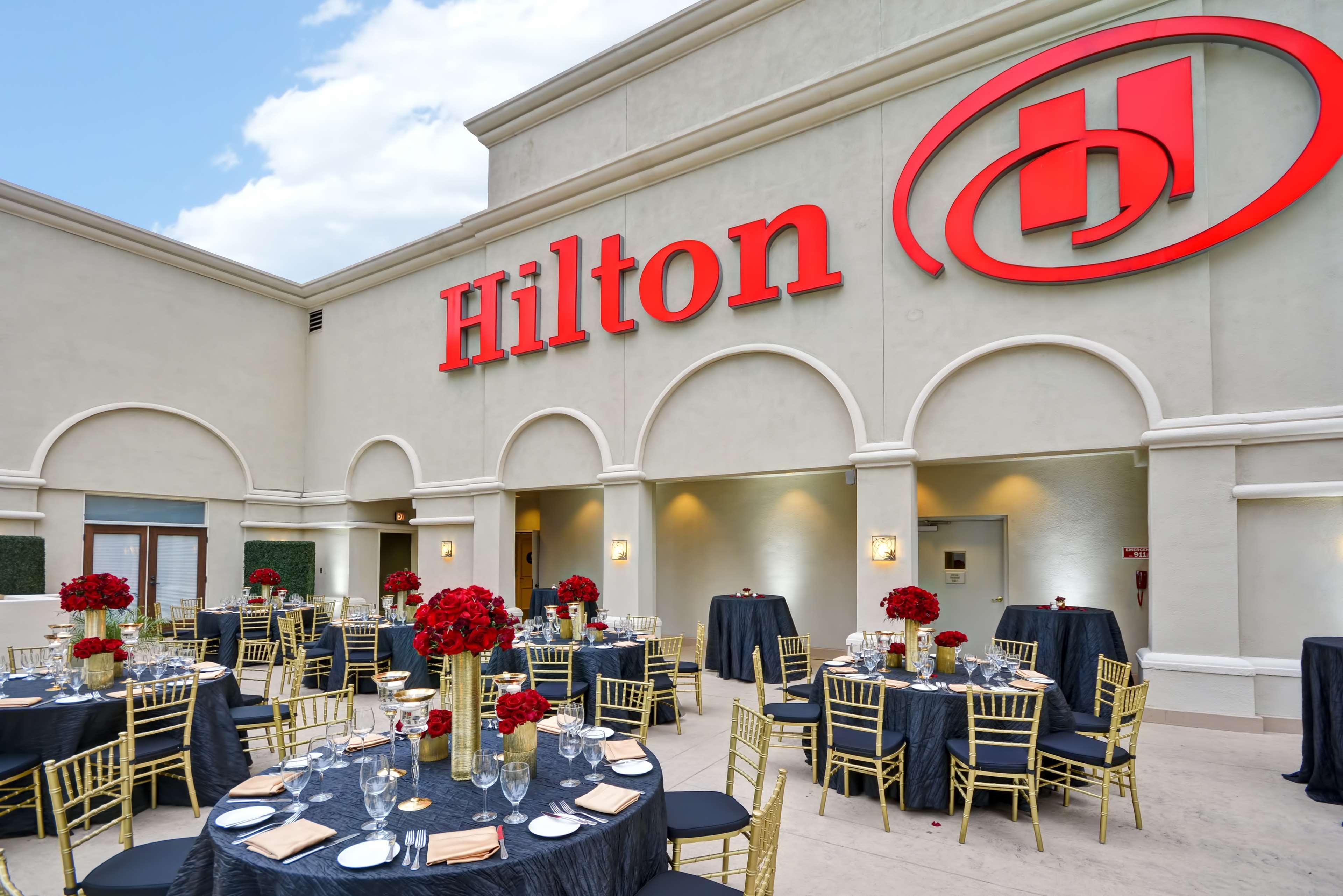 Hilton Checkers Los Angeles Exterior photo